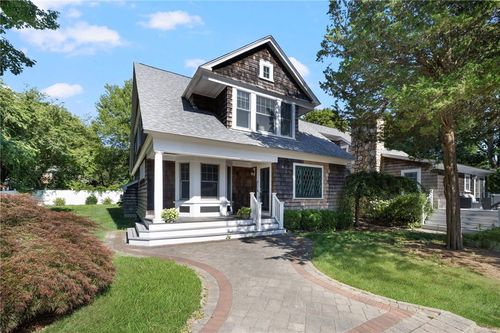58 Dolphin St, Jamestown, RI, 02835-2439 | Card Image