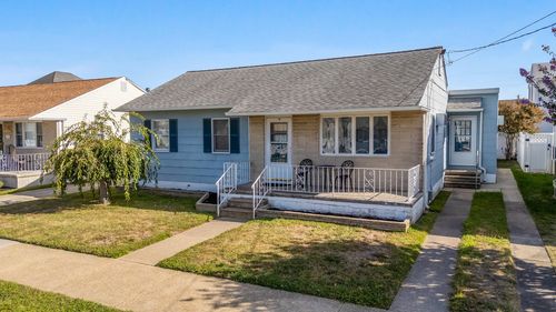 107 E Hollywood Ave, Wildwood Crest, NJ, 08260-3521 | Card Image