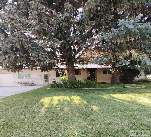 681 N 2780 E, Saint Anthony, ID, 83445-5528 | Card Image
