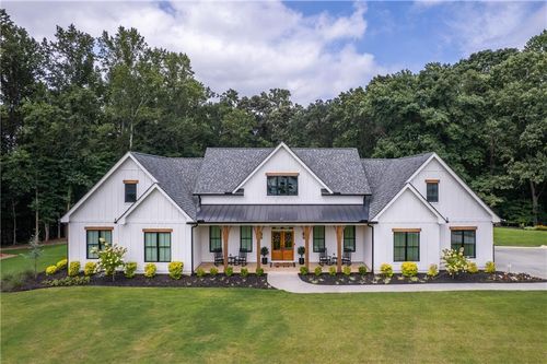 9240 Waldrip Rd, GAinesville, GA, 30506-5702 | Card Image