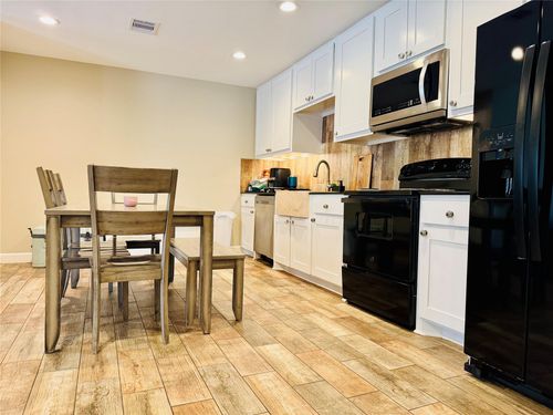 242-10202 Forum Park Dr, Houston, TX, 77036-8434 | Card Image