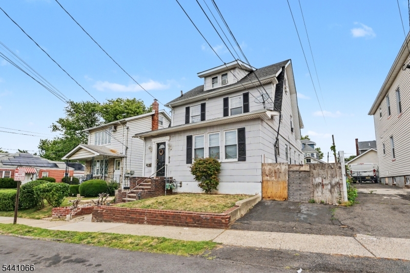 Residential Income in Hillside Twp. 3
