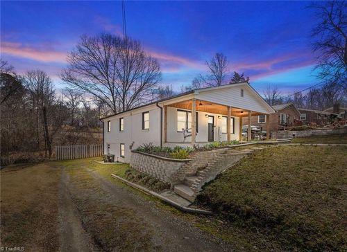 833 Bowerwood Dr, Thomasville, NC, 27360-2724 | Card Image