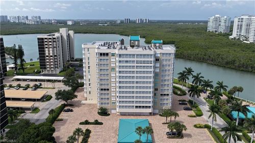 303-21 Bluebill Ave, NAPLES, FL, 34108-1756 | Card Image