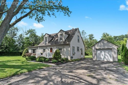29220 Grove St, Livonia, MI, 48154-3310 | Card Image