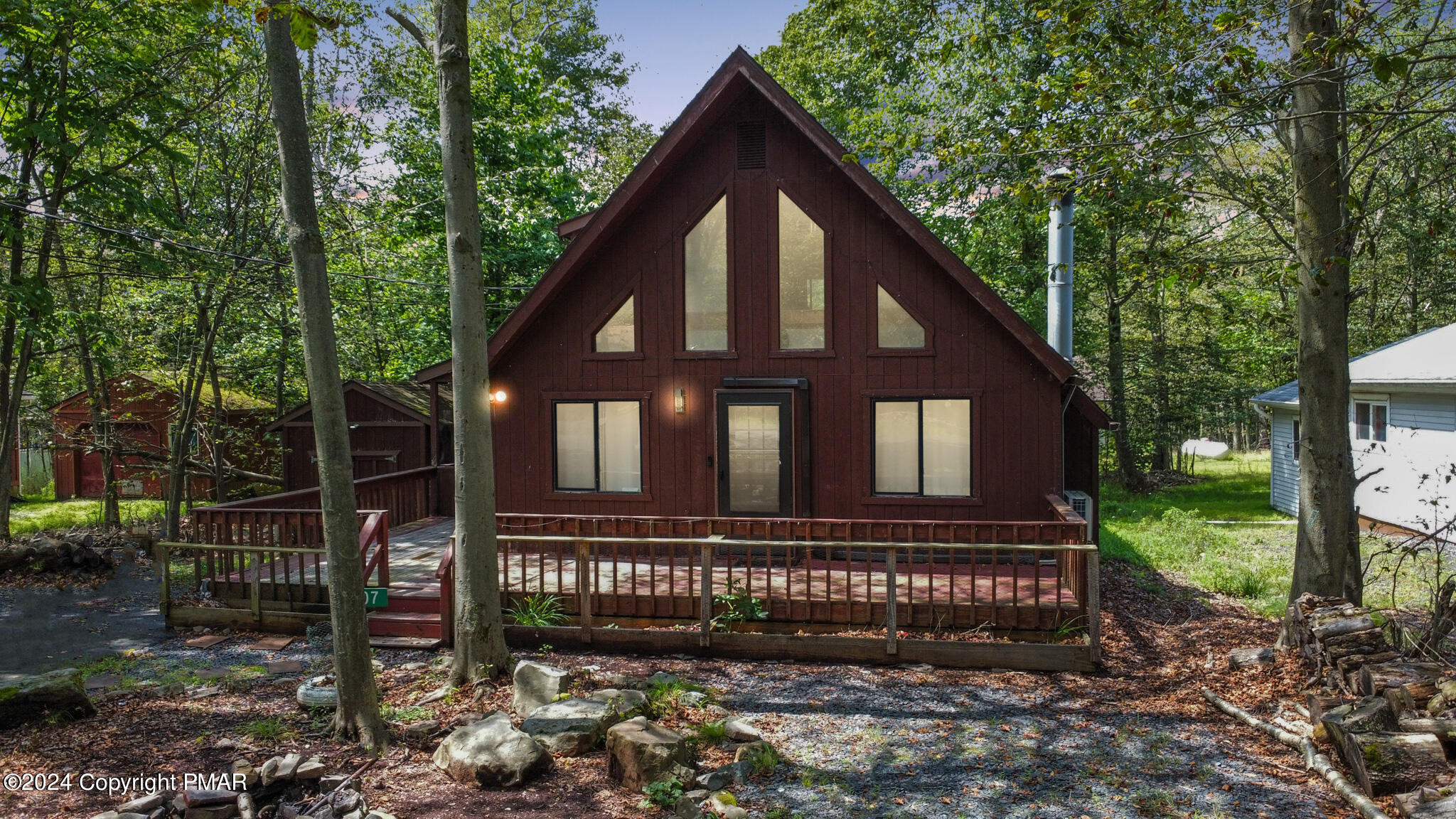 Norwood Ln, Tobyhanna, PA 18466