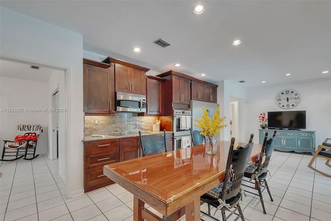 7340 Sw 123 Rd Ter, House other with 5 bedrooms, 3 bathrooms and null parking in Pinecrest FL | Image 11