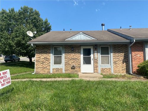 8215 Nw Mace Rd, Kansas City, MO, 64152-1933 | Card Image