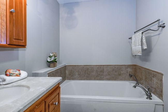 APT-110 - 1 Mansfield Grove Rd, Condo with 2 bedrooms, 2 bathrooms and null parking in East Haven CT | Image 31