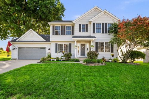 2805 E 58th St, Davenport, IA, 52807-3538 | Card Image