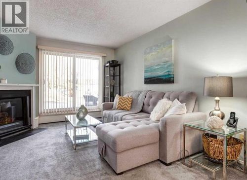 315 Southampton Dr Sw, Calgary, AB, T2W2T6 | Card Image