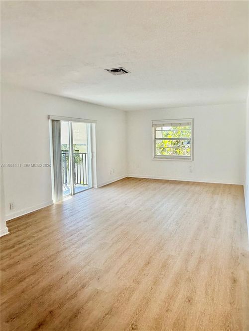 apt-309-6815 Edgewater Dr, Coral Gables, FL, 33133-7043 | Card Image