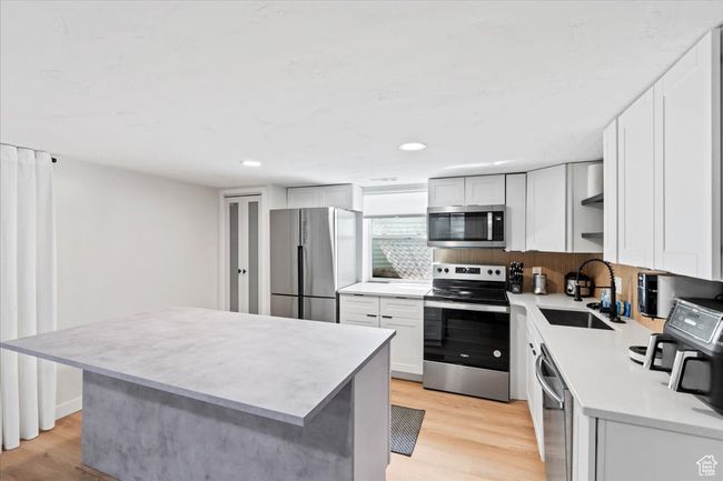1870 E 3900 S, House other with 4 bedrooms, 3 bathrooms and 2 parking in Holladay UT | Image 28