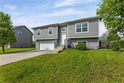 17188 S Killcreek Rd, Gardner, KS, 66030-7848 | Card Image