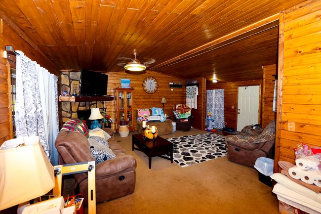 831 Beech Bottom Rd, House other with 3 bedrooms, 2 bathrooms and null parking in Wooton KY | Image 9