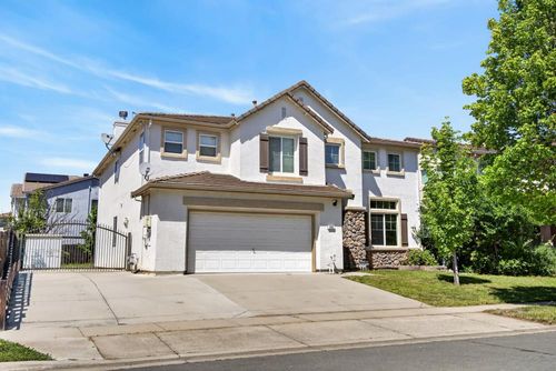 235 Mississippi Dr, Yuba City, CA, 95991-8470 | Card Image