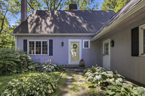 21 Russett Dr, Bennington, VT, 05201-8161 | Card Image