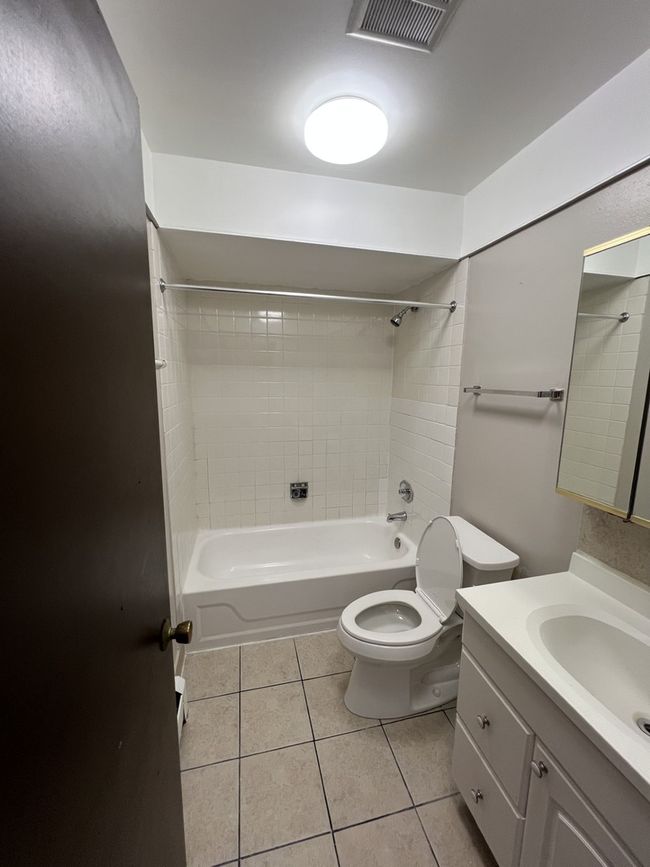 A2 - 3448 Salem Walk # Bg, Condo with 2 bedrooms, 1 bathrooms and 1 parking in Northbrook IL | Image 5