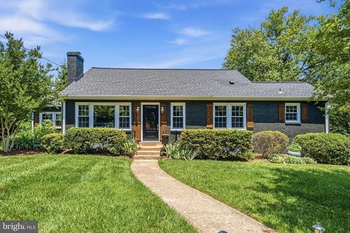 9304 Stuart Ave, MANASSAS, VA, 20110-2531 | Card Image