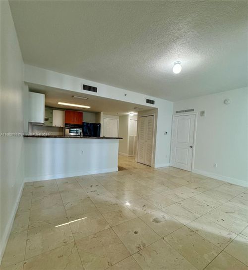 1203-170 Se 14th St, Miami, FL, 33131 | Card Image