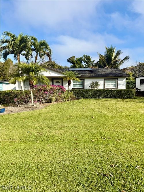 733 Pine Cone Ln, Naples, FL, 34104-5408 | Card Image