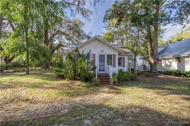 6206 Riverside Dr, House other with 1 bedrooms, 2 bathrooms and 1 parking in Yankeetown FL | Image 5