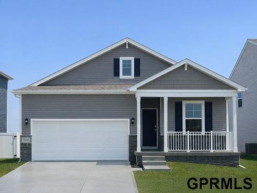 8512 S 184th Ter, Omaha, NE, 68136-6430 | Card Image