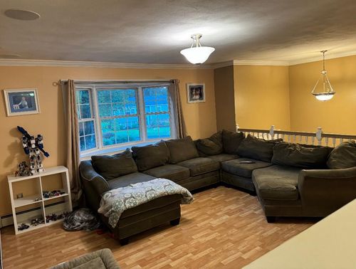9 Macintosh Ln, Wappingers Falls, NY, 12590-3825 | Card Image