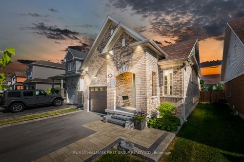 27 Louis Way, Port Perry, ON, L9L0B1 | Card Image