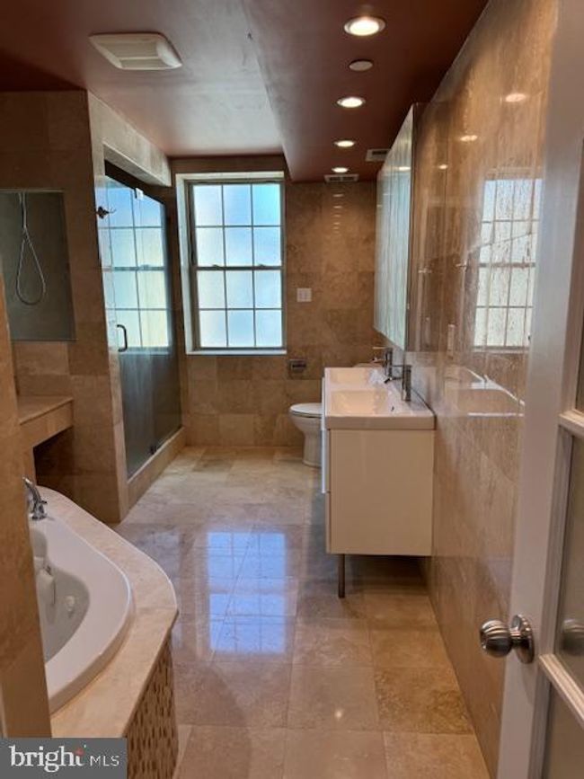 1129 Green St, Townhouse with 5 bedrooms, 5 bathrooms and null parking in PHILADELPHIA PA | Image 14