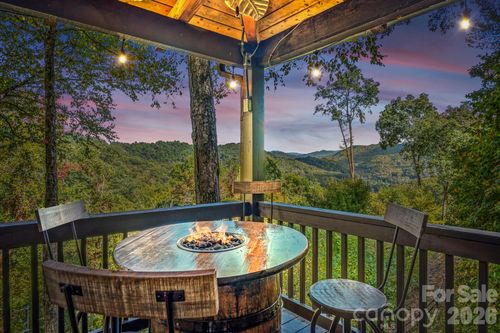 160 Bridle Dr, Maggie Valley, NC, 28751-7756 | Card Image