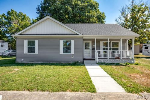 704 N Monroe St, Litchfield, IL, 62056-1537 | Card Image