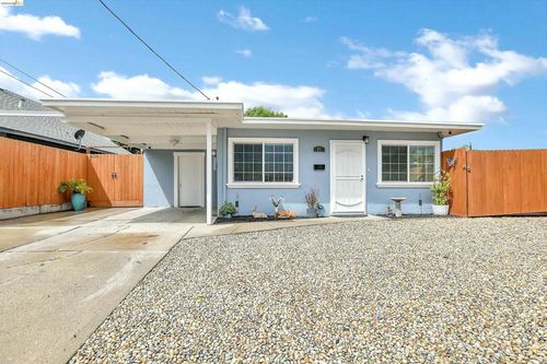37 Beach Dr, Bay Point, CA, 94565-1406 | Card Image