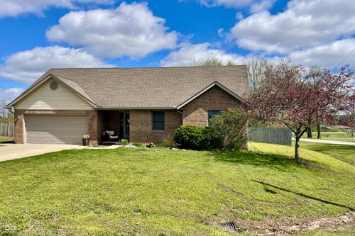 8727 N 30th St, Terre Haute, IN, 47805-2631 | Card Image