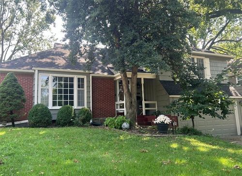 2821 W 73rd St, Prairie Village, KS, 66208-3204 | Card Image