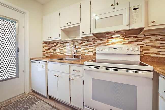APT-343 - 1951 Ne 39 Th St, Condo with 2 bedrooms, 2 bathrooms and null parking in Lighthouse Point FL | Image 10