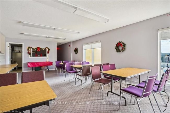 Community/Party Room | Image 36