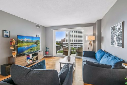 911-1200 Nicollet Mall, Minneapolis, MN, 55403-2438 | Card Image