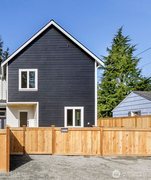 9253 6th Ave Nw, Seattle, WA, 98117-2120 | Card Image