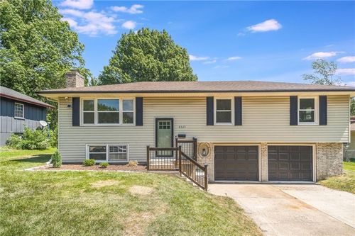 8525 Maple Ave, Raytown, MO, 64138-3301 | Card Image