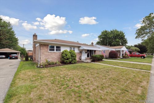 31320 Newport Dr, Warren, MI, 48088-7038 | Card Image