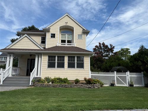 15 14th St, Bayville, NY, 11709-2309 | Card Image
