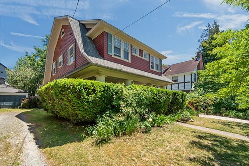 11 Grotto Avenue, Providence, RI, 02906 | Card Image