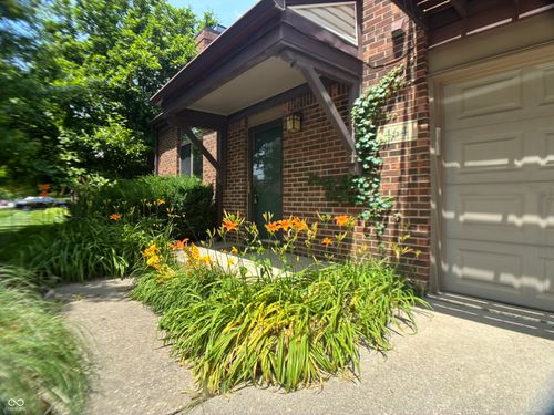 464 E Saint Clair St, Indianapolis, IN, 46202-3364 | Card Image
