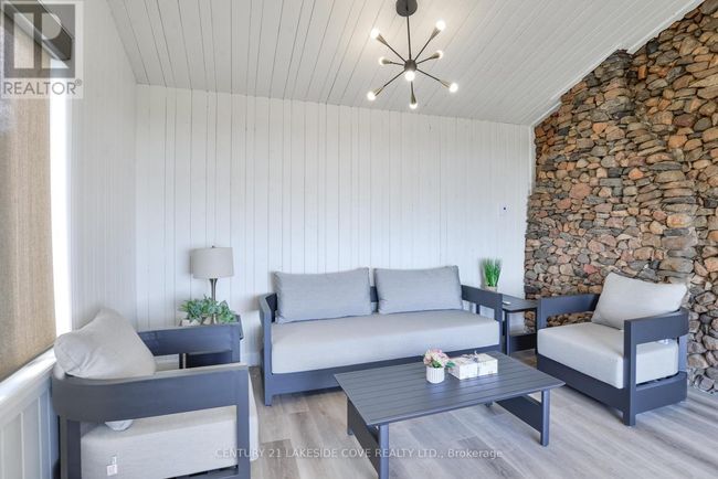 3568 W Amilia Drive W, House other with 2 bedrooms, 2 bathrooms and 10 parking in Ramara ON | Image 11