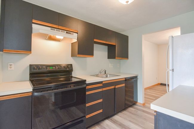 APT-106 - 31 Blithewood Ave, Condo with 2 bedrooms, 2 bathrooms and 1 parking in Worcester MA | Image 6