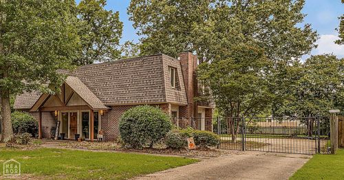 1800 Covey Dr, Jonesboro, AR, 72404-8033 | Card Image