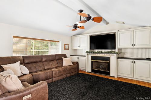46 S Howell Ave, Centereach, NY, 11720-4326 | Card Image
