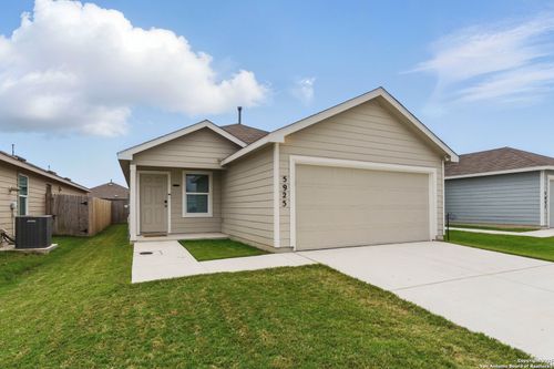 5925 San Geronimo, Seguin, TX, 78155-3234 | Card Image
