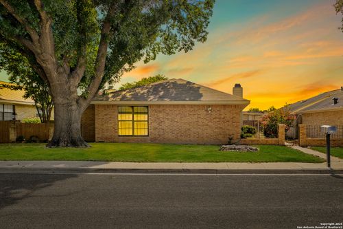 908 Robert Derrick Dr, Schertz, TX, 78154-1025 | Card Image